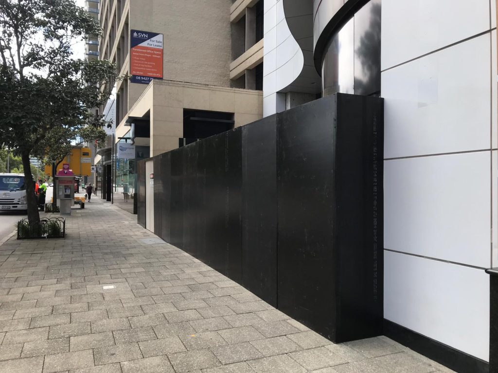 Secure building hoarding