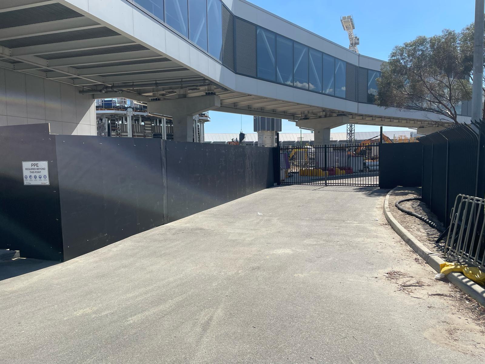 the difference between Temporary Fencing Panels vs. Mesh Fencing