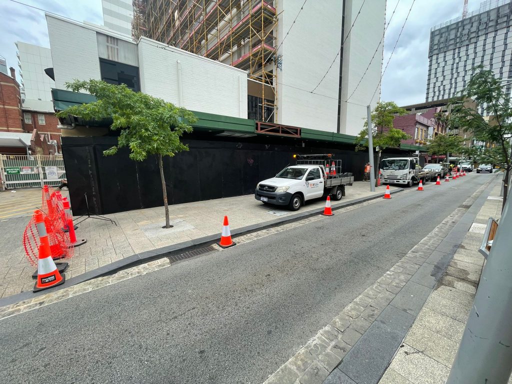 How to Secure Hoardings in a Construction Site